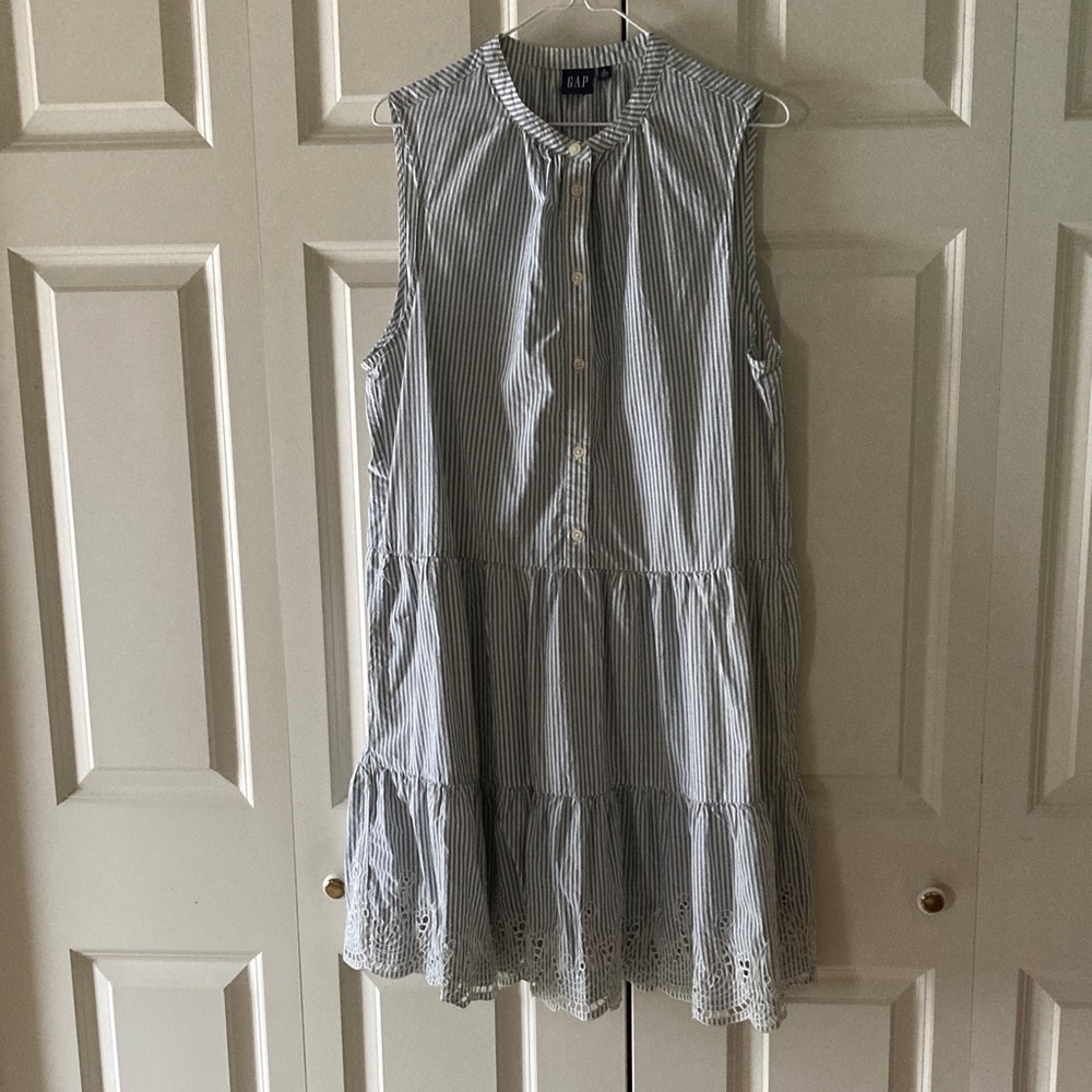 Gap women eyelet shirt dress L-tall 100% cotton blue & white striped tiered